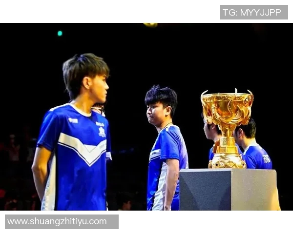 足球明星对电竞选手的精彩评价与跨界互动引发的热议与思考